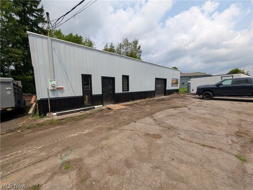 6157 Youngstown Hubbard Rd, Hubbard, OH, 44425-1305 | Card Image