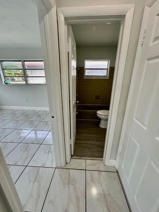 APT-1 - 7311 Venetian St, Condo with 1 bedrooms, 1 bathrooms and null parking in Miramar FL | Image 6