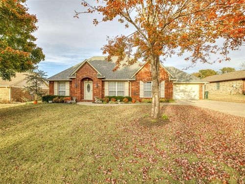 3206 Club St, Claremore, OK, 74019-4903 | Card Image