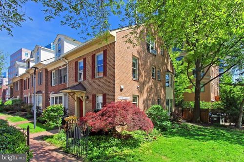 1024 N Monroe St, ARLINGTON, VA, 22201-4504 | Card Image