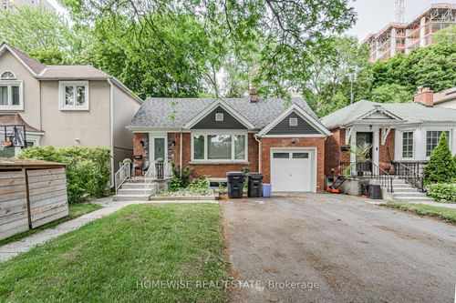 lower-68 Fairleigh Cres, Toronto, ON, M6C3R9 | Card Image
