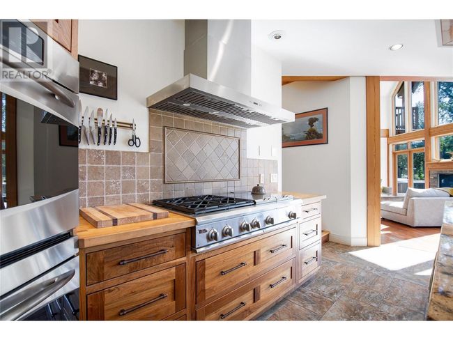 2388 Lawrence Rd, House other with 3 bedrooms, 3 bathrooms and 20 parking in Lumby BC | Image 29