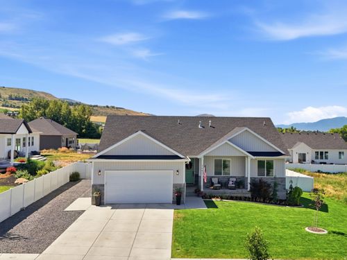 364 E 300 N, Richmond, UT, 84333-1755 | Card Image