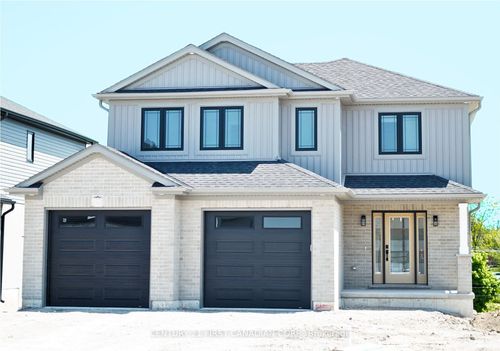 666 Ketter Way, Wyoming, ON, N0N1T0 | Card Image