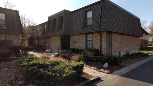 7433 102nd Ct, Overland Park, KS, 66212-2502 | Card Image