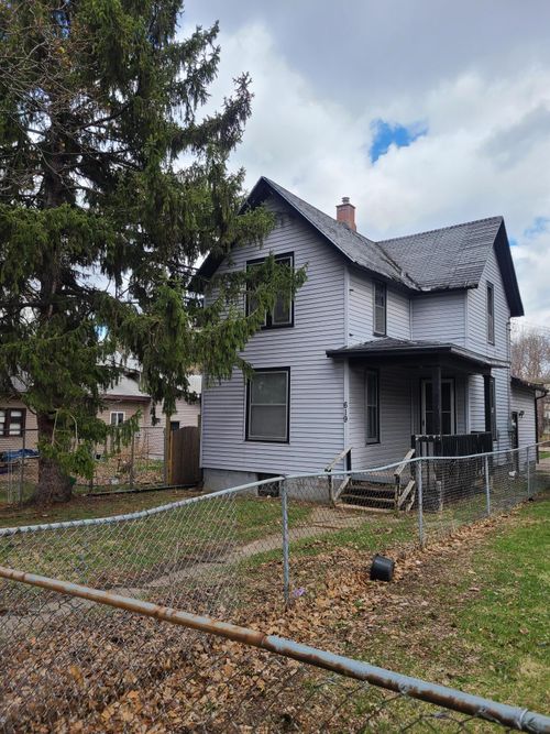 619 Woodlawn Ave, Rockford, IL, 61103-6721 | Card Image