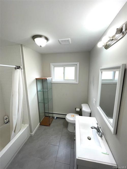 47 Kingston Ave, S Floral Park, NY, 11001-3519 | Card Image