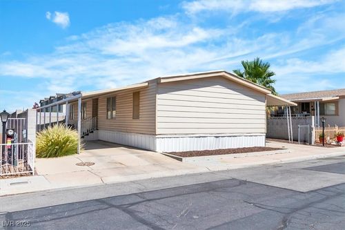 2932 Gavilan Ln, Las Vegas, NV, 89122-3379 | Card Image