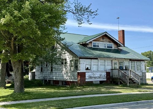 2057 Maple Avenue, Marinette, WI, 54143 | Card Image