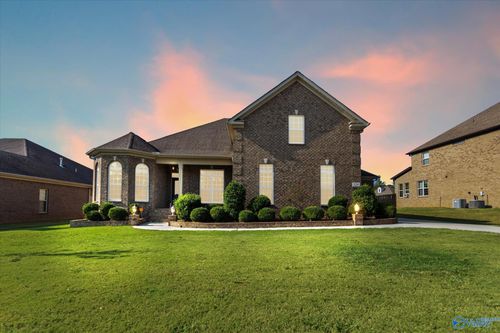 124 Stonecroft Dr, Madison, AL, 35757-8828 | Card Image