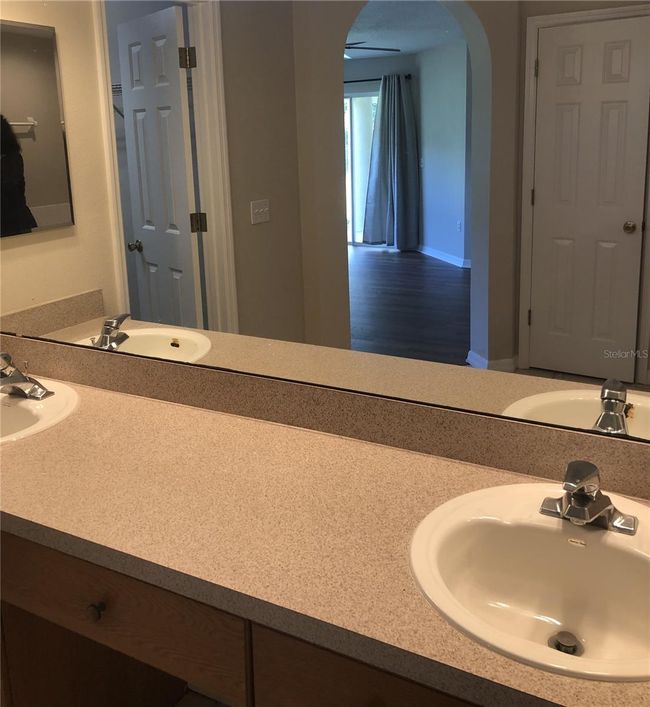 PRIMARY BATH OFFERS TWIN SINKS | Image 14