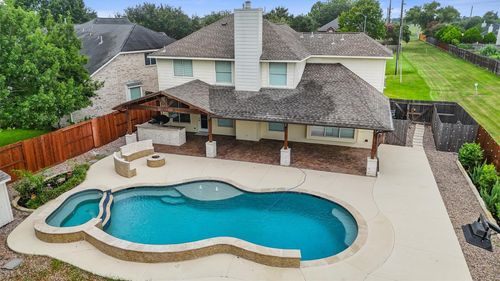 2322 Meadow Briar Dr, Sugar Land, TX, 77498-1487 | Card Image