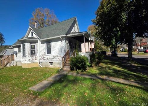 107 Center St, Waverly, NY, 14892-1105 | Card Image