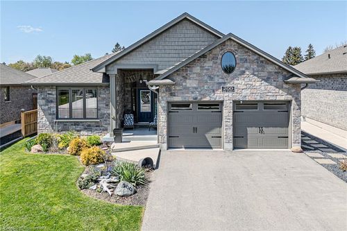 200 Oak St, Simcoe, ON, N3Y0B5 | Card Image