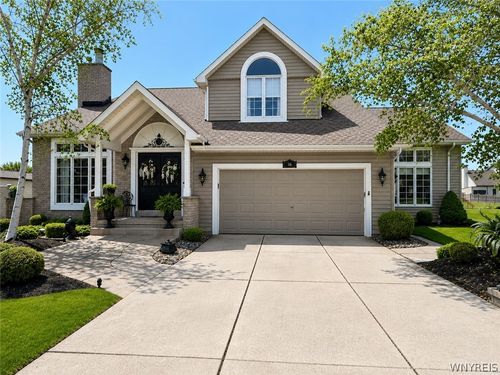 16 Woodstream Cir, Grand Island, NY, 14072-1400 | Card Image