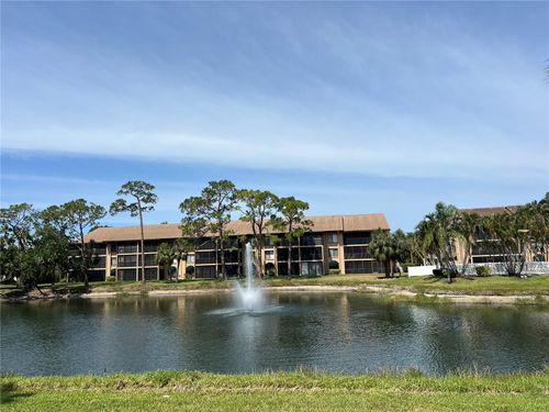 7-5734 Ashton Lake Dr, Sarasota, FL, 34231-6261 | Card Image