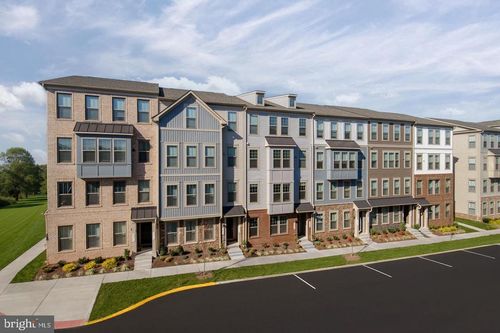 1110A Dabney Dr, MANASSAS PARK, VA, 20111-7254 | Card Image