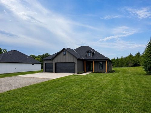 324 Ne 51st Rd, Warrensburg, MO, 64093-7490 | Card Image