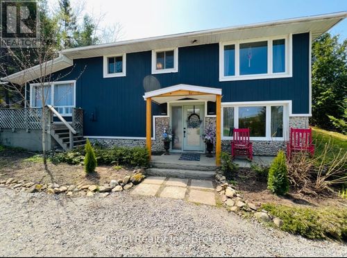 541 Donald St, Mattawa, ON, P0H1V0 | Card Image