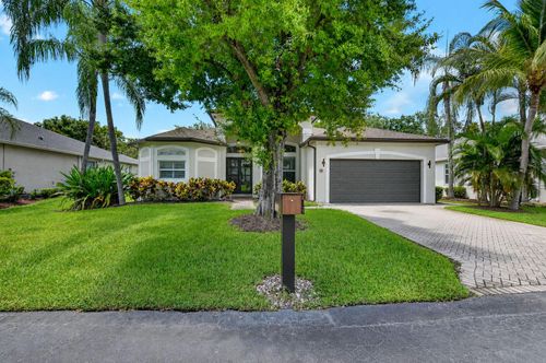 10 Lake Eden Dr, Boynton Beach, FL, 33435-8667 | Card Image