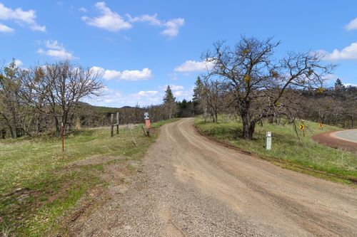 1400-0 Dead Indian Memorial Rd, Ashland, OR, 97520 | Card Image