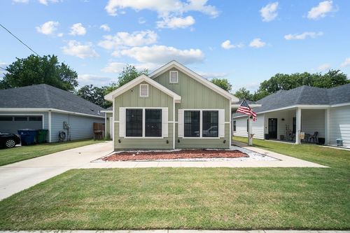 106 Flowers St, Waxahachie, TX, 75165-4412 | Card Image
