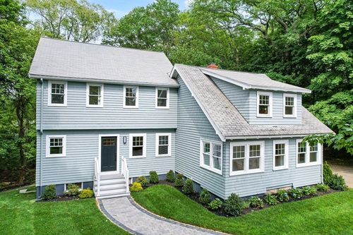 9 Brookside Pl, Winchester, MA, 01890-1203 | Card Image