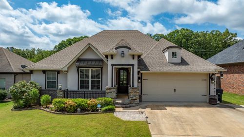 9233 Meadow Gardens Cir, Sherwood, AR, 72120-2498 | Card Image