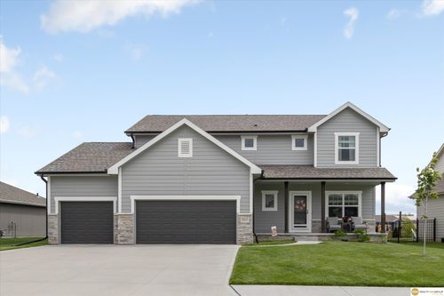 5213 Helwig Avenue, Papillion, NE, 68046 | Card Image