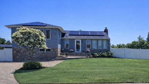 3938 Arthur Ave N, Seaford, NY, 11783-1552 | Card Image