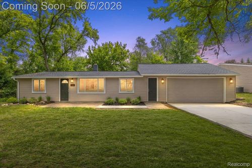 2148 Hoeft Dr, Commerce Township, MI, 48390-2707 | Card Image