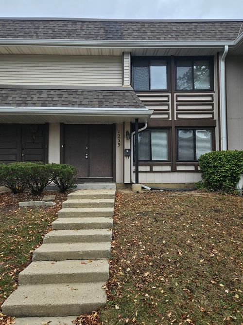 1239 San Simeon Dr, Hanover Park, IL, 60133-5551 | Card Image