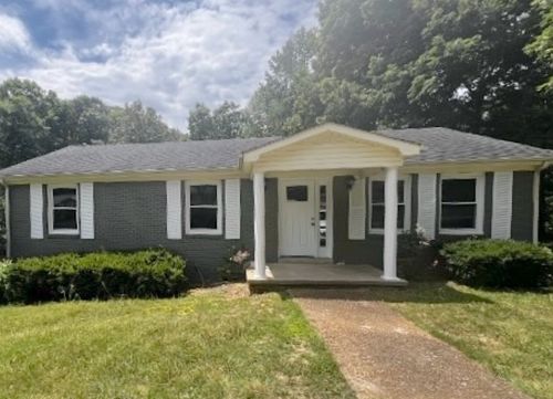 630 Lakeview Cir, Tennessee Ridge, TN, 37178-5165 | Card Image