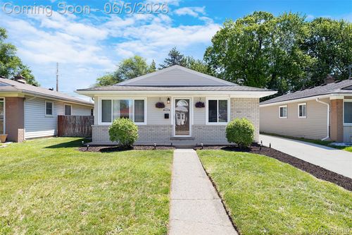12180 Arcola St, Livonia, MI, 48150-5302 | Card Image