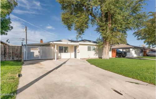 44335 Glenraven Road, Lancaster, CA, 93535 | Card Image