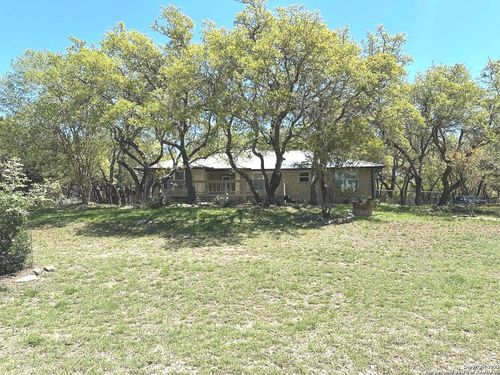 310 Remington Dr, Bergheim, TX, 78004-1913 | Card Image