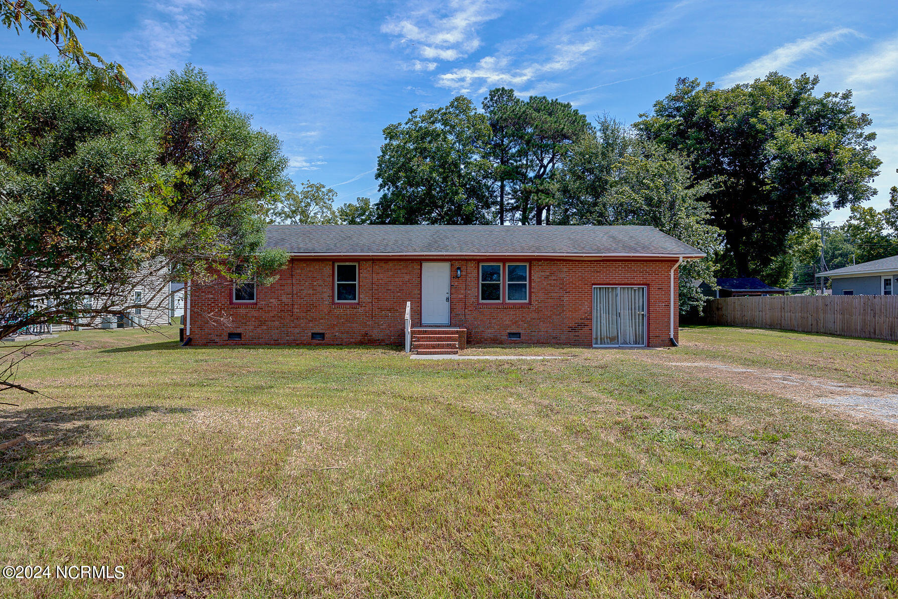 Dickerson St, Burgaw, NC 28425