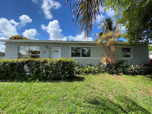 1121 Ne 214th St, Miami, FL, 33179-1317 | Card Image