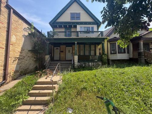 3258 N 33rd St, Milwaukee, WI, 53216-3852 | Card Image