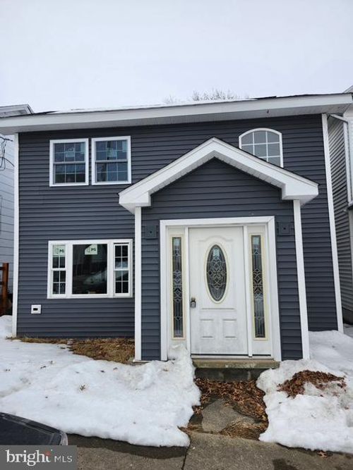 27 Elizabeth St, PITTSTON, PA, 18640-1103 | Card Image