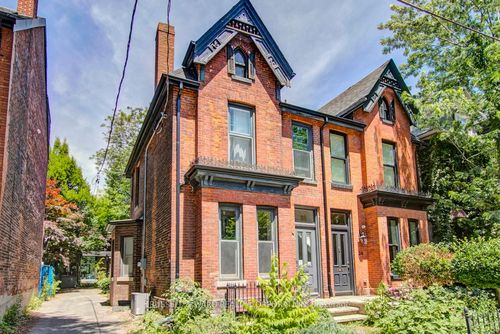 lower-38 Boswell Ave, Toronto, ON, M5R1M4 | Card Image
