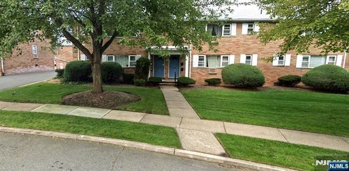 3901 Dobrin Ct, Fair Lawn, NJ, 07410-4726 | Card Image