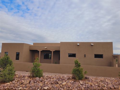 6 Spur Ranch Rd, Lamy, NM, 87540-7507 | Card Image