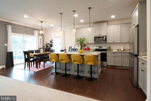 172 Sussex Dr, STATE COLLEGE, PA, 16801-2102 | Card Image