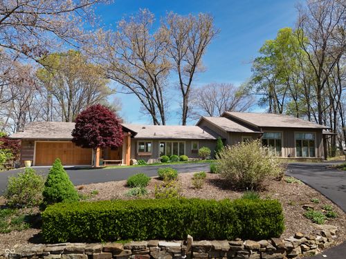 488 Town Hill Rd E, Nashville, IN, 47448-9362 | Card Image