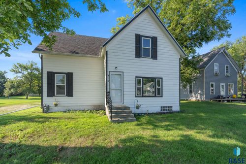 403 E Farmer Ave Avenue, Howard, SD, 57349 | Card Image