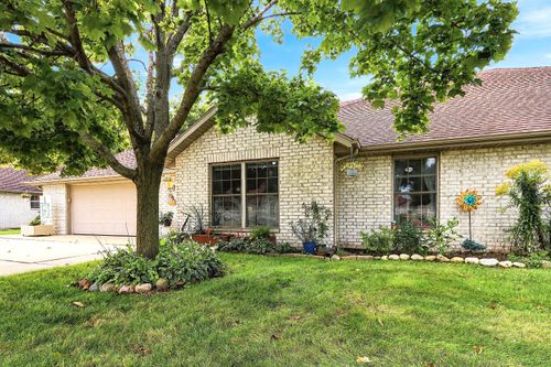 804 Dylan Dr, Elkhorn, WI, 53121-4443 | Card Image