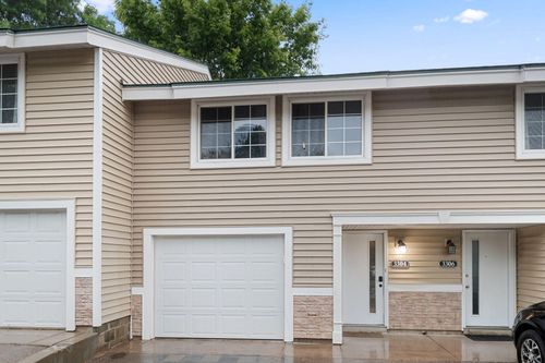 75-3304 River Bluff Dr, Eagan, MN, 55121-1720 | Card Image