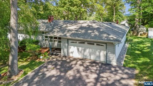 45 Sunset Rd, Bloomingdale, NJ, 07403-1941 | Card Image