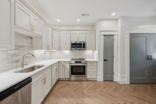 2043 Union Pl, Columbia, TN, 38401-5169 | Card Image